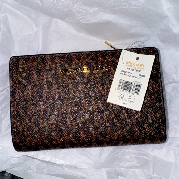 Michael Kors Jet Set Medium Bifold Zip Coin Wallet- NWT - Picture 1 of 4